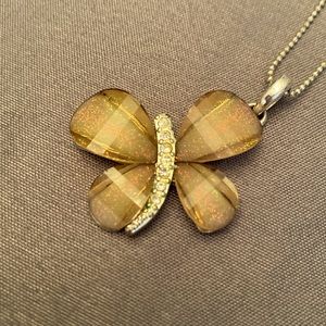 🦋UNIQUE GLASS BUTTERFLY PENDANT on 16 Inch Chain w/2 Inch Extender